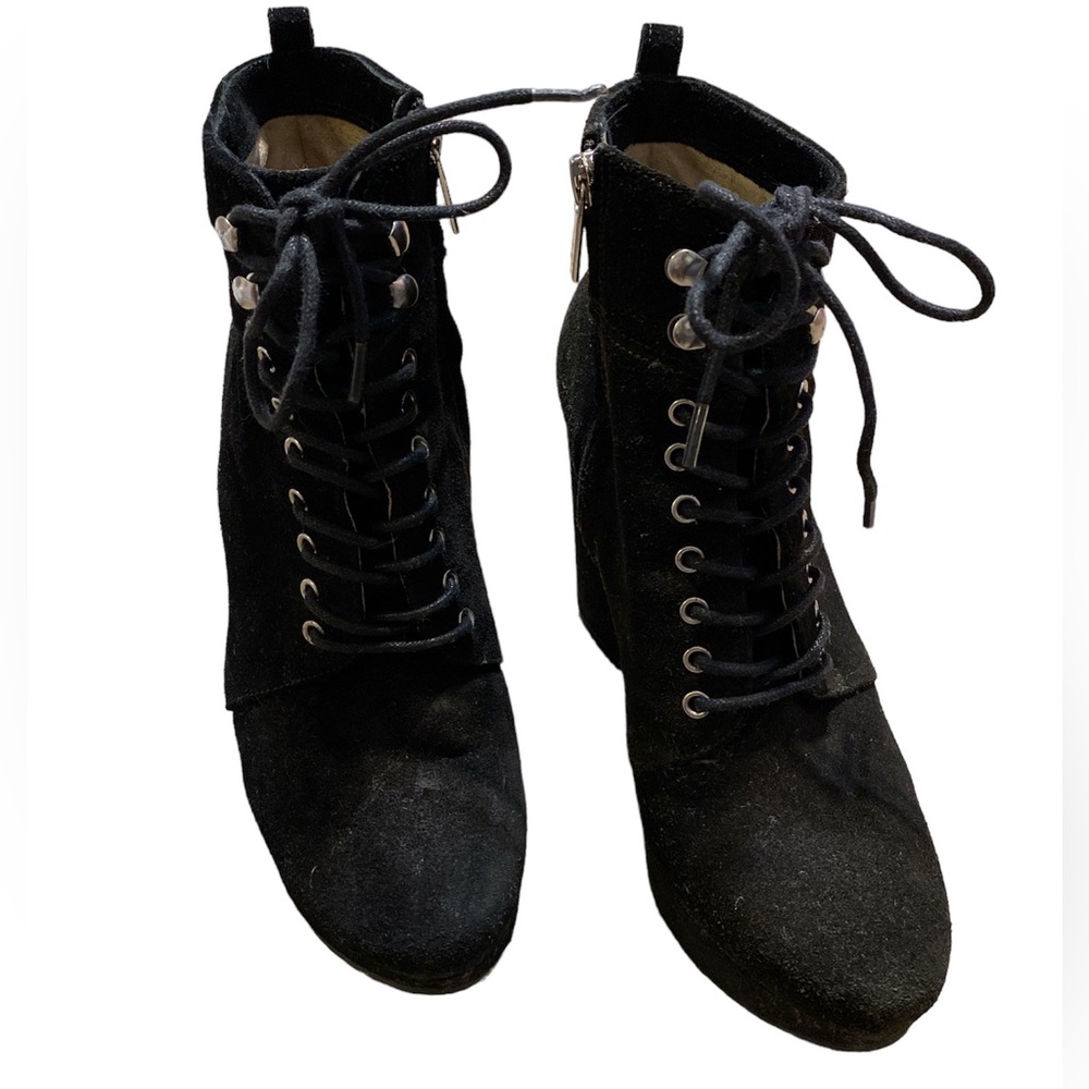 Black wedge boots